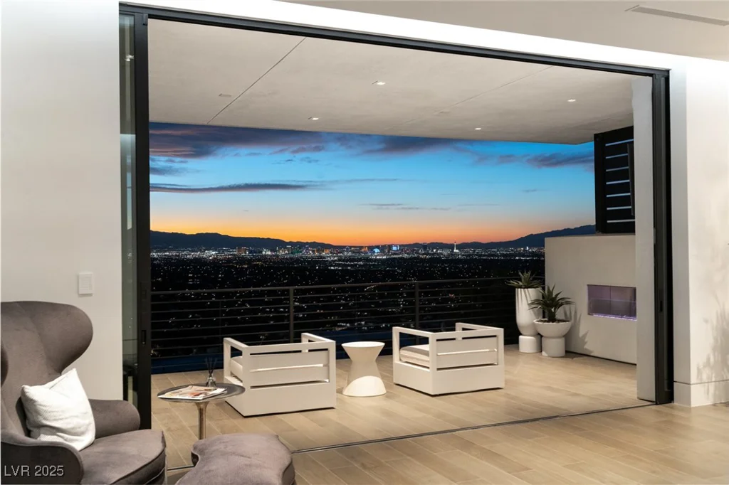 9 Boulderback, Henderson, NV 89012