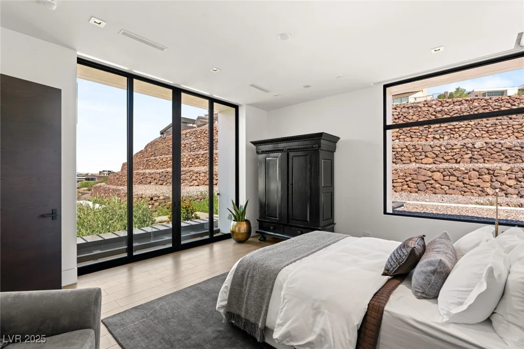 9 Boulderback, Henderson, NV 89012