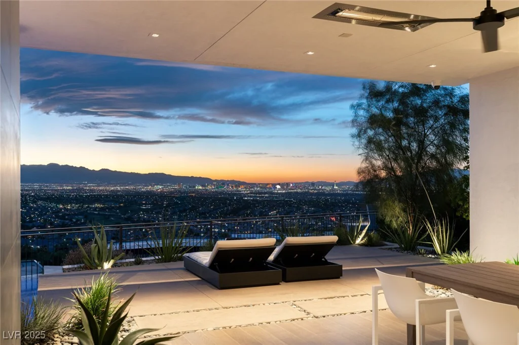 9 Boulderback, Henderson, NV 89012
