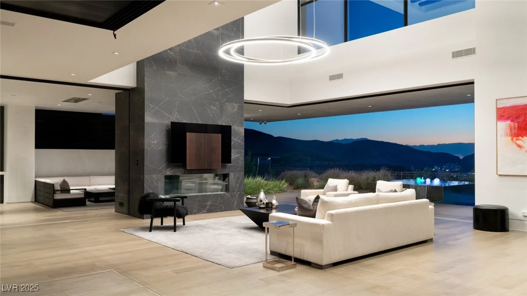 9 Boulderback, Henderson, NV 89012