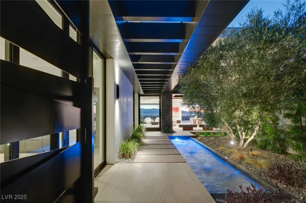 9 Boulderback, Henderson, NV 89012