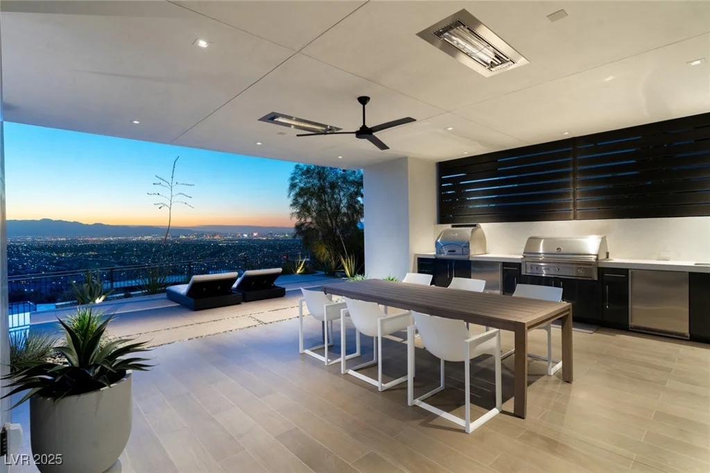 9 Boulderback, Henderson, NV 89012