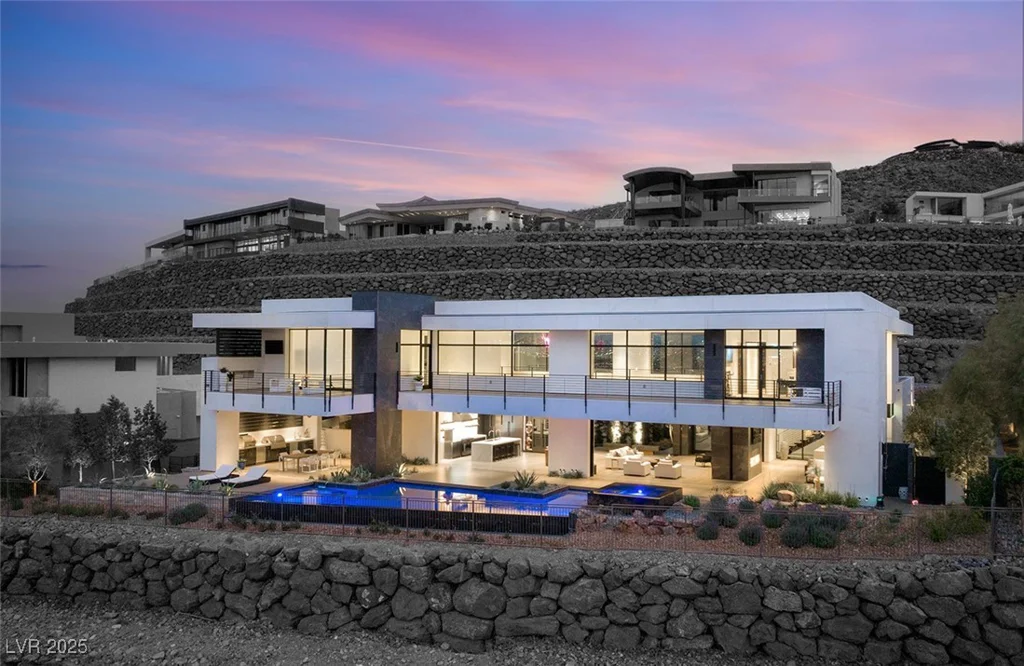 9 Boulderback, Henderson, NV 89012