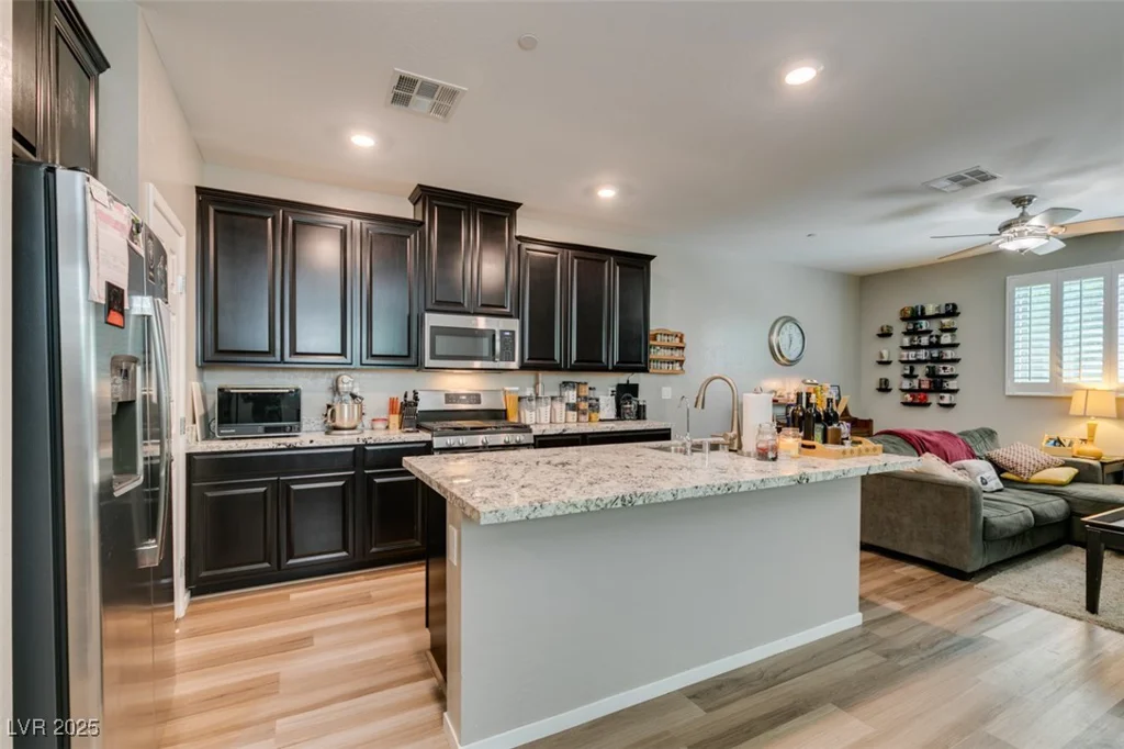 6472 Centennial Skies, North Las Vegas, NV 89086