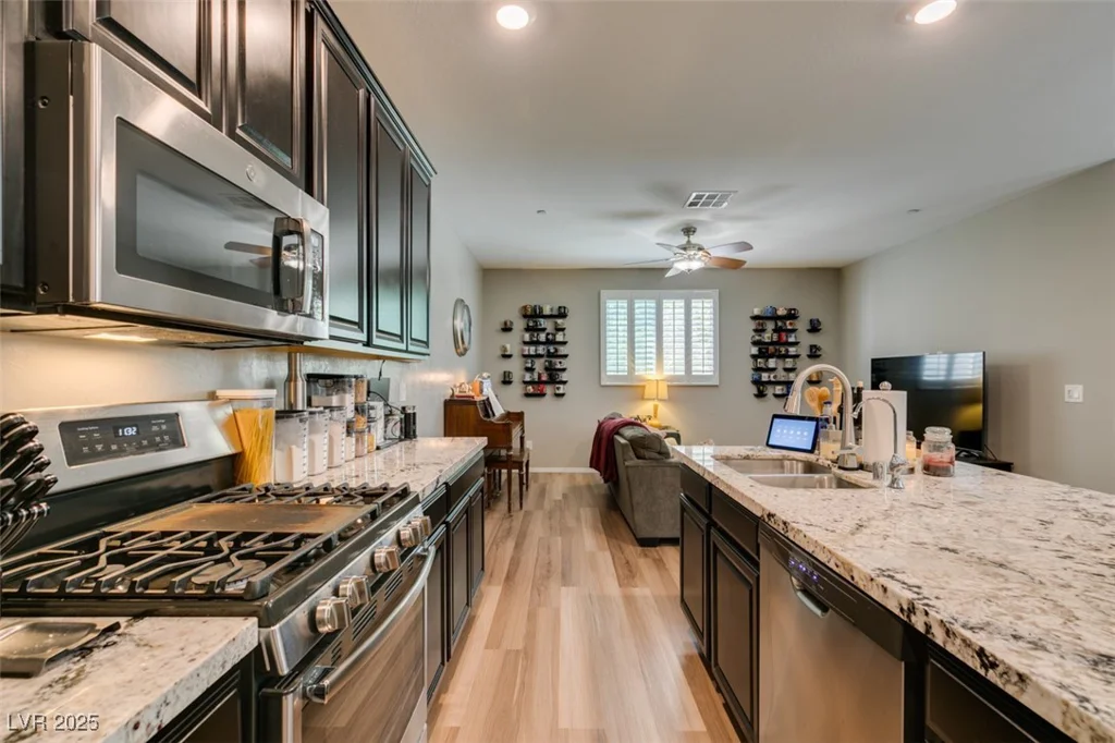 6472 Centennial Skies, North Las Vegas, NV 89086