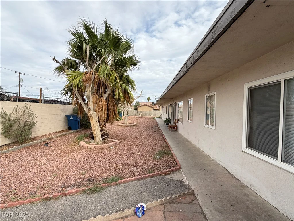 2252 Ellis, North Las Vegas, NV 89030