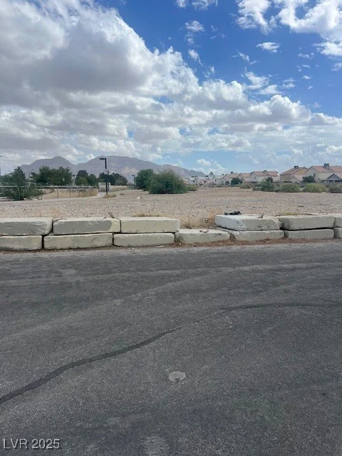 951 Sandhill, Las Vegas, NV 89110