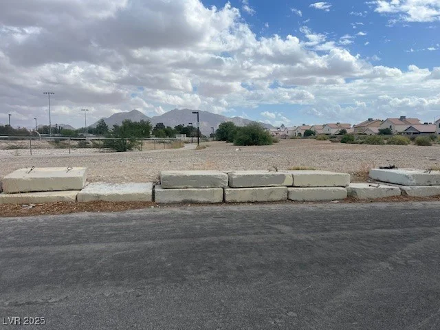 951 Sandhill, Las Vegas, NV 89110