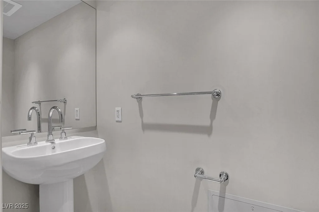 322 Karen, Las Vegas, NV 89109