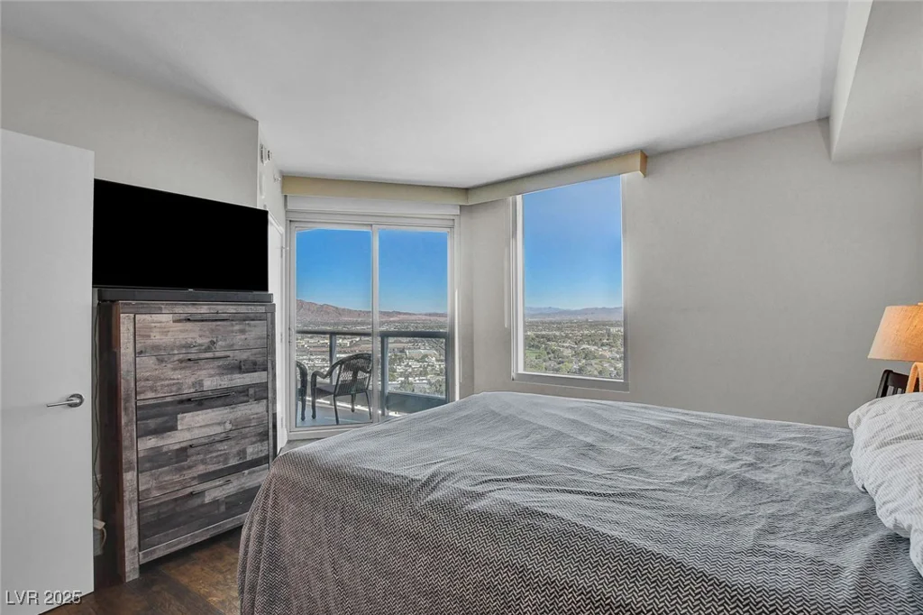 322 Karen, Las Vegas, NV 89109
