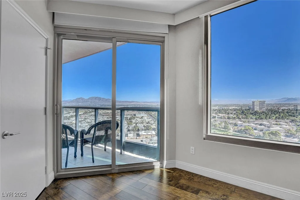 322 Karen, Las Vegas, NV 89109