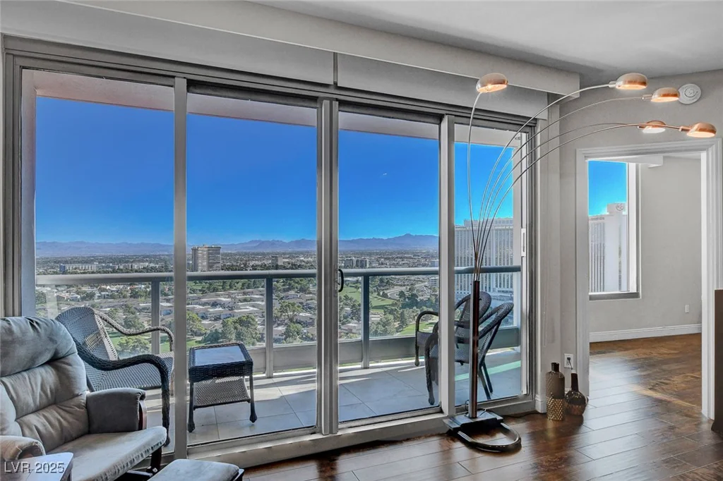 322 Karen, Las Vegas, NV 89109