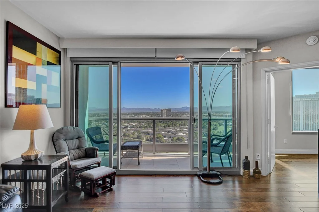 322 Karen, Las Vegas, NV 89109