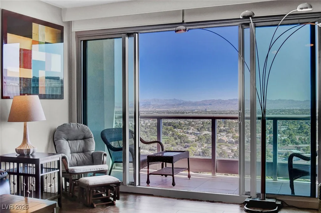 322 Karen, Las Vegas, NV 89109