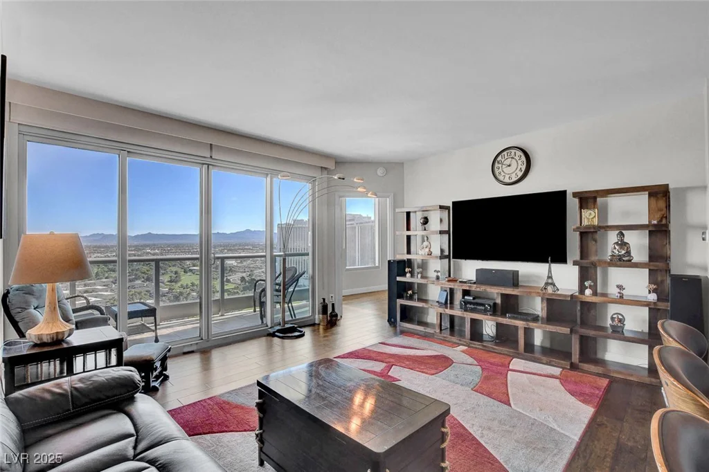 322 Karen, Las Vegas, NV 89109