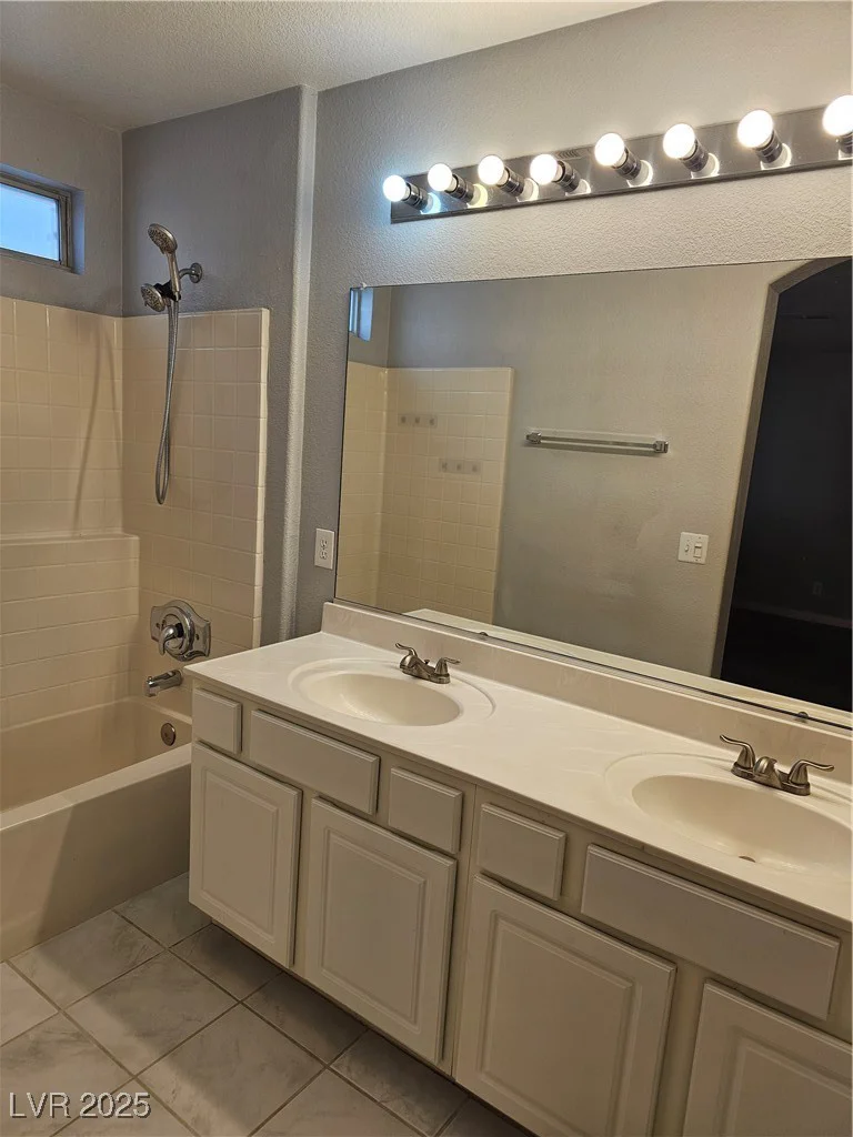 4850 Little Cayman, North Las Vegas, NV 89031