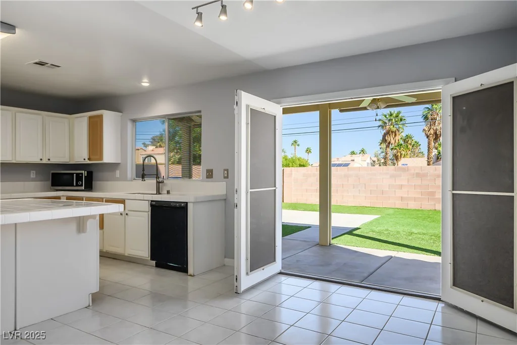 4850 Little Cayman, North Las Vegas, NV 89031