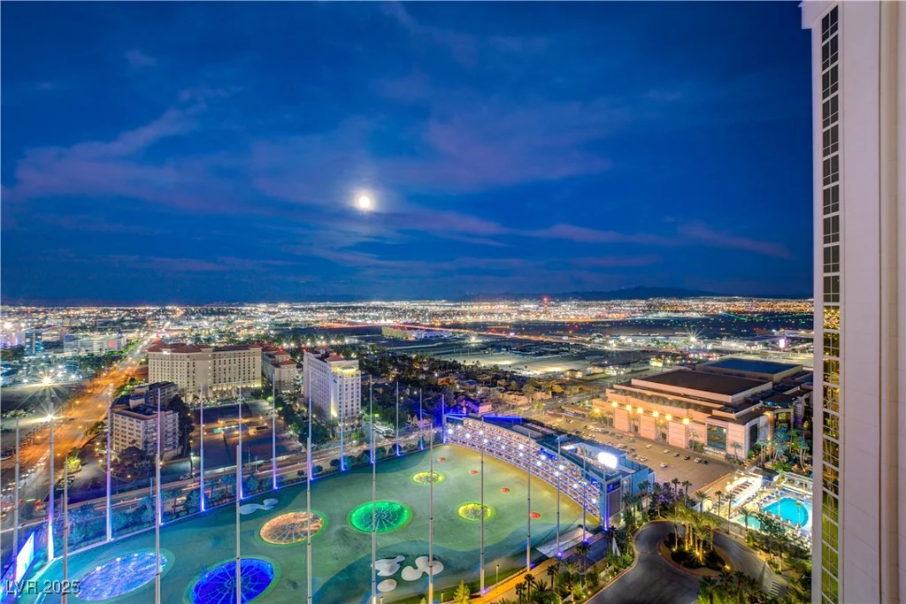 125 HARMON, Las Vegas, NV 89109