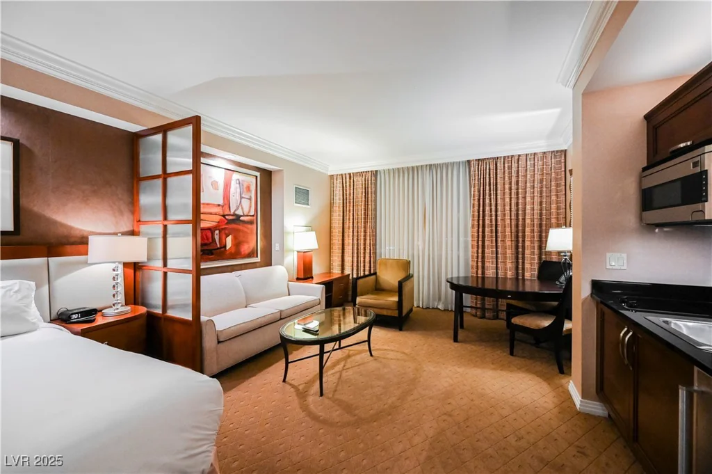 125 HARMON, Las Vegas, NV 89109