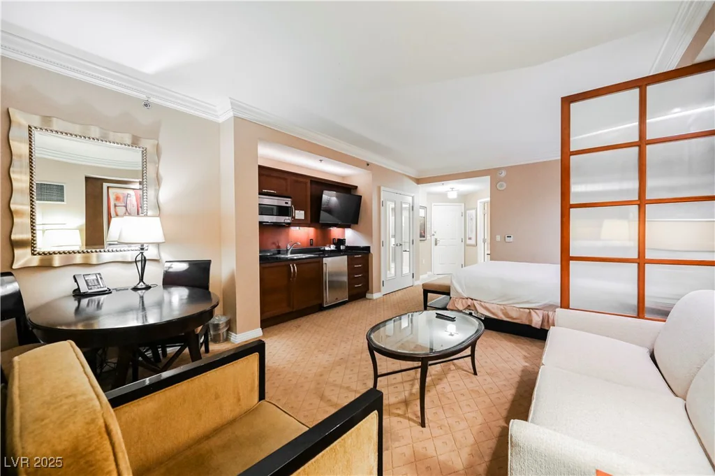 125 HARMON, Las Vegas, NV 89109