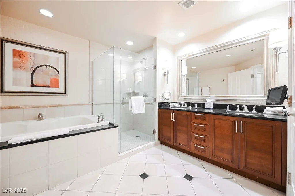 125 HARMON, Las Vegas, NV 89109