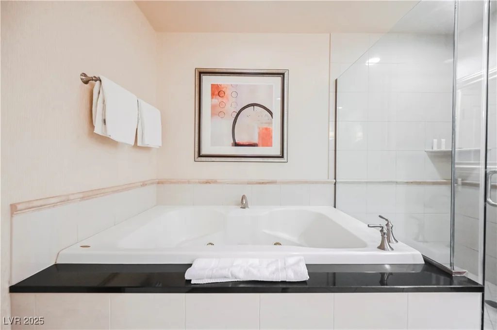 125 HARMON, Las Vegas, NV 89109