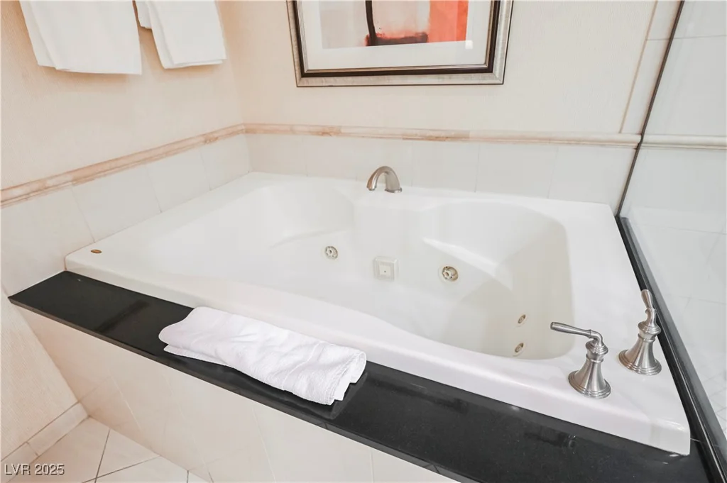 125 HARMON, Las Vegas, NV 89109