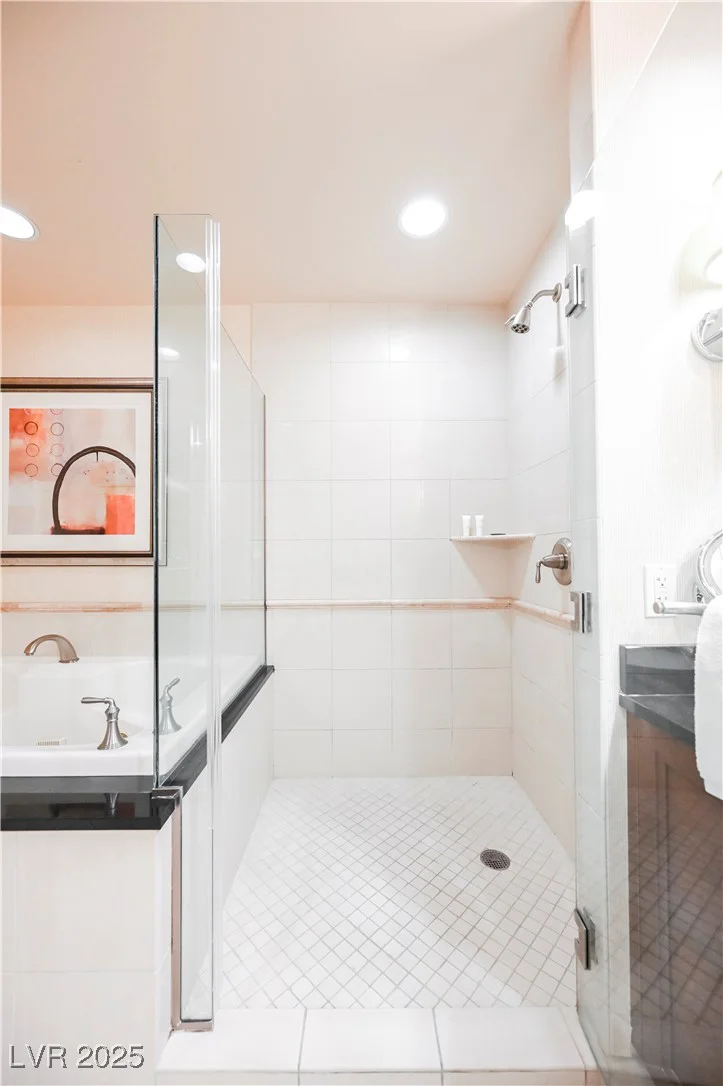 125 HARMON, Las Vegas, NV 89109