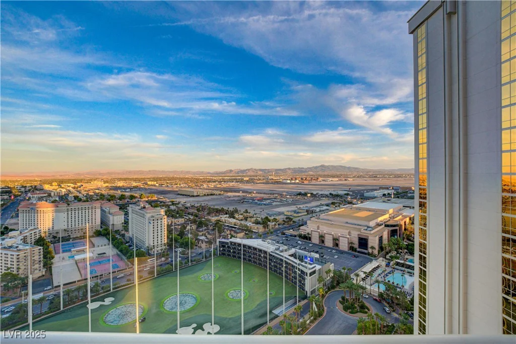 125 HARMON, Las Vegas, NV 89109