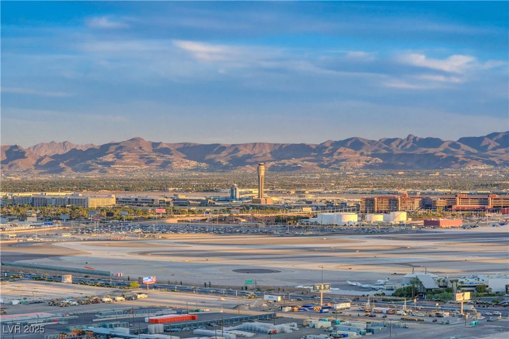 125 HARMON, Las Vegas, NV 89109