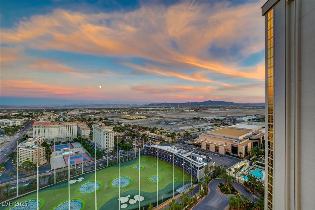 125 HARMON, Las Vegas, NV 89109
