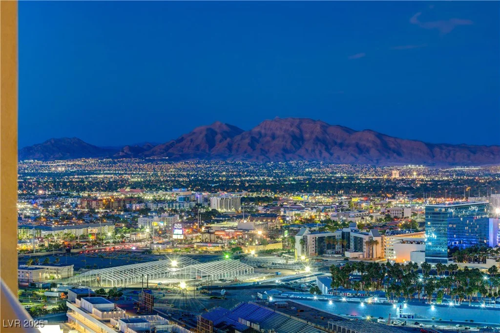 125 HARMON, Las Vegas, NV 89109