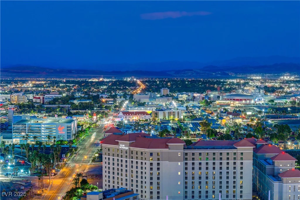 125 HARMON, Las Vegas, NV 89109