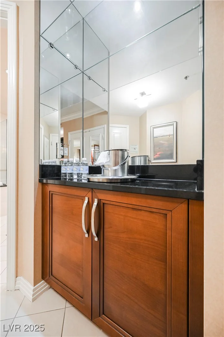 125 HARMON, Las Vegas, NV 89109