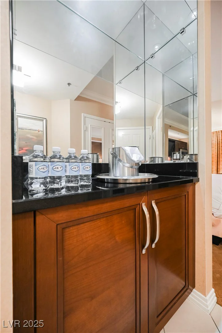 125 HARMON, Las Vegas, NV 89109