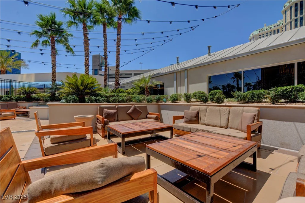 135 Harmon, Las Vegas, NV 89109