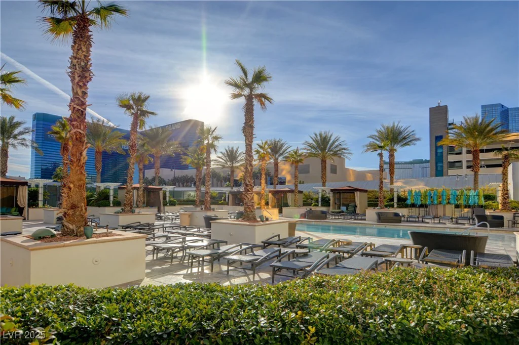 135 Harmon, Las Vegas, NV 89109