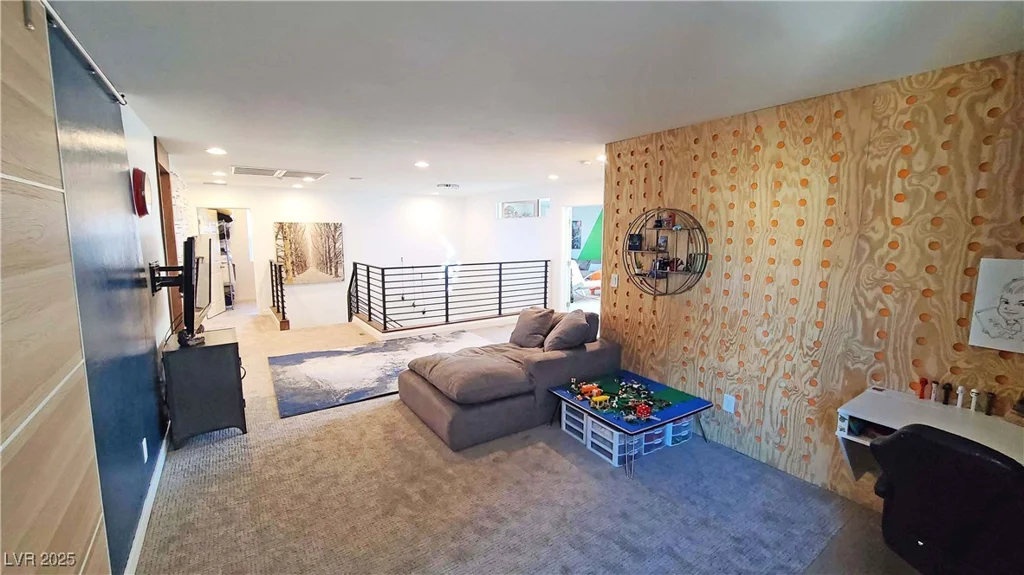 6380 Guy Summit, Las Vegas, NV 89141