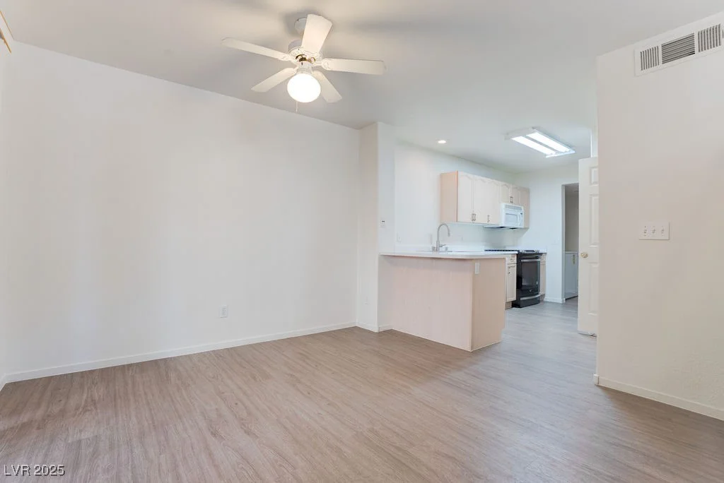 9672 Gunsmith, Las Vegas, NV 89123