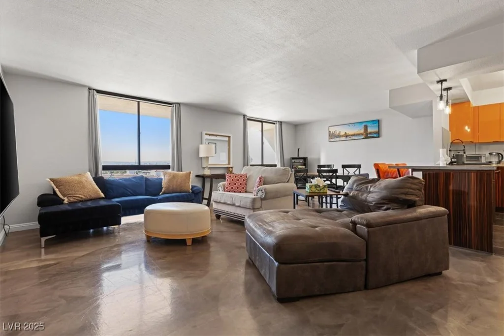 3930 University Center, Las Vegas, NV 89119
