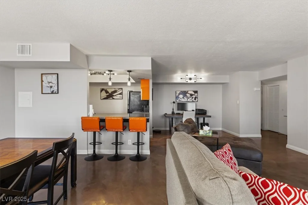 3930 University Center, Las Vegas, NV 89119