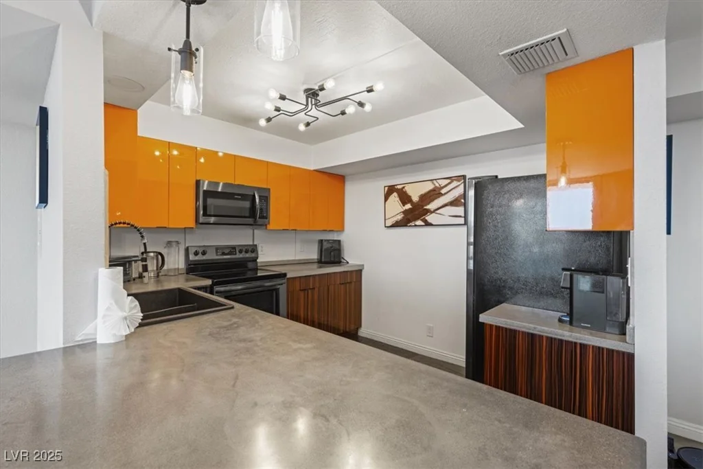3930 University Center, Las Vegas, NV 89119