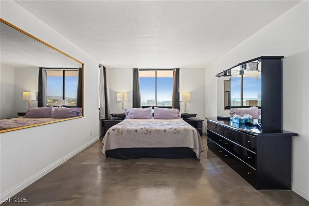 3930 University Center, Las Vegas, NV 89119