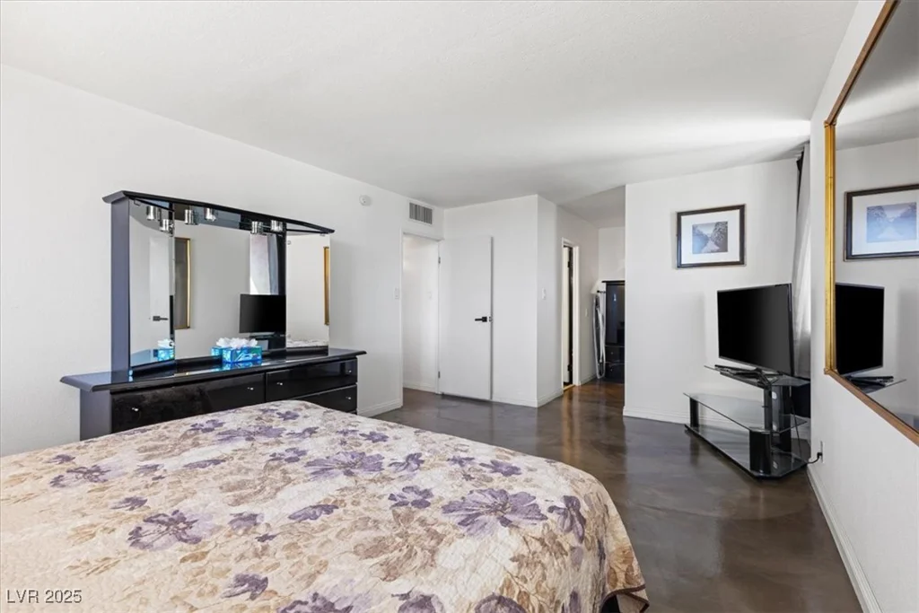 3930 University Center, Las Vegas, NV 89119