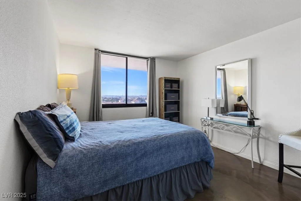 3930 University Center, Las Vegas, NV 89119