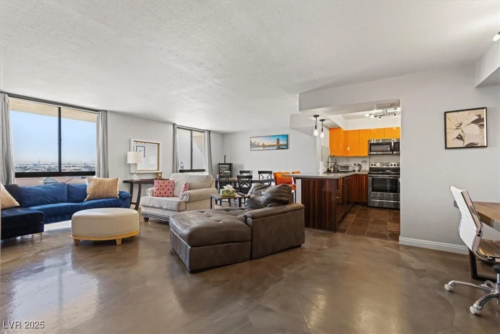 3930 University Center, Las Vegas, NV 89119