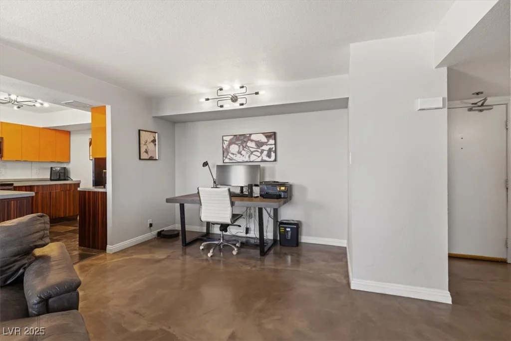 3930 University Center, Las Vegas, NV 89119