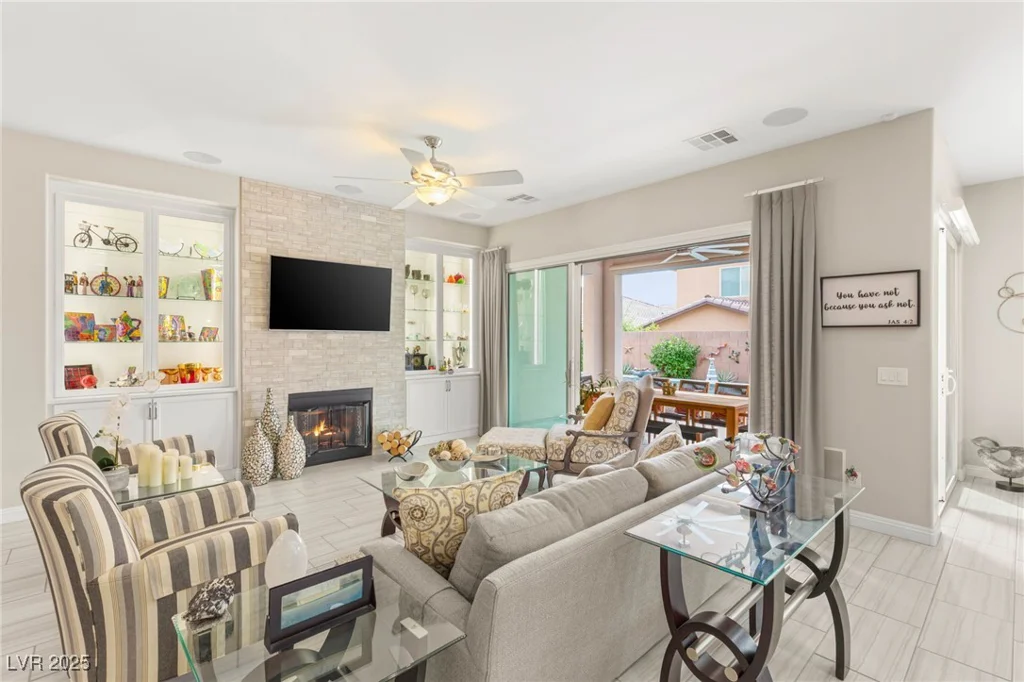 10843 Irving Park, Las Vegas, NV 89166