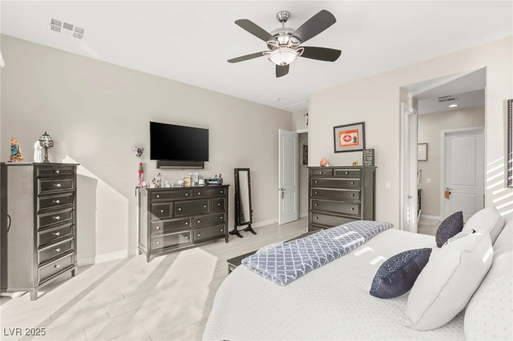 10843 Irving Park, Las Vegas, NV 89166