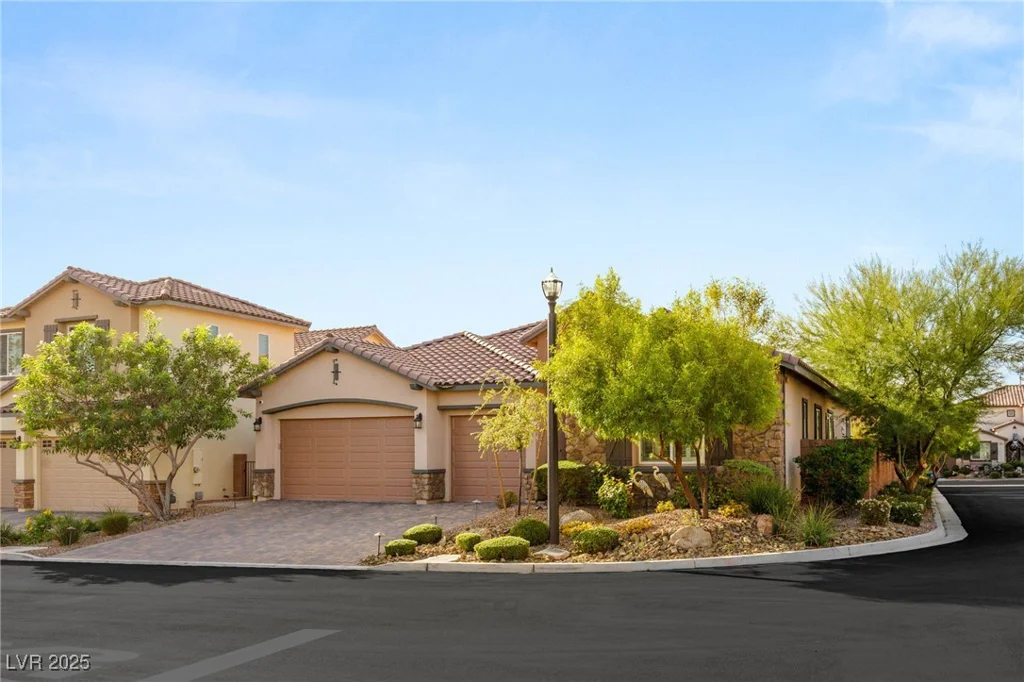 10843 Irving Park, Las Vegas, NV 89166